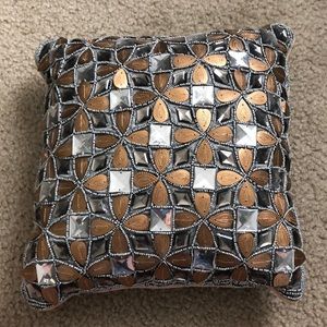 Throw pillow